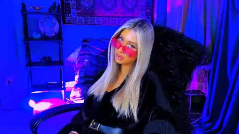 Olivia online show from February 25, 8:25 am