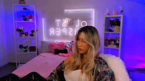 Olivia online show from February 5, 8:32 am