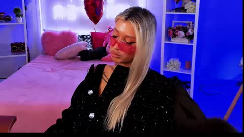 Olivia online show from March 3, 11:22 am