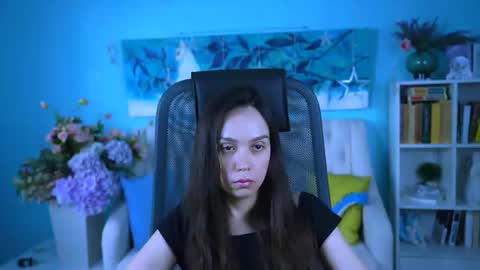 oliviaweles online show from August 9, 8:20 am