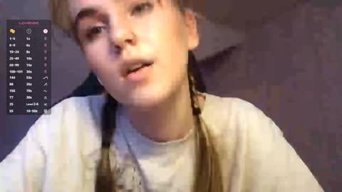 Snapshot of olliefadeley chatting on September 18, 1:48 pm Mila online show from September 18, 1:48 pm