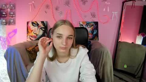 Ollivia online show from May 4, 5:47 am