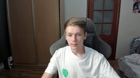 Oliver and Mira online show from October 17, 8:35 pm