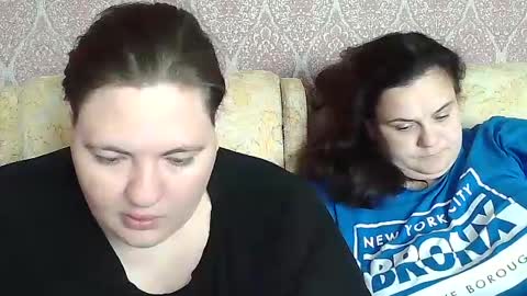 OlyaAndNetty online show from June 18, 9:14 am