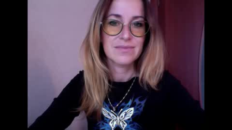 olyra11 online show from October 7, 9:16 am