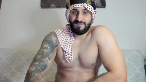 Snapshot of omar_xoxo chatting on December 29, 12:52 am Omar online show from December 29, 12:52 am
