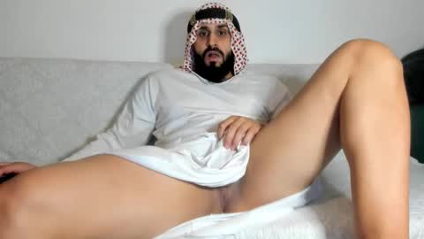 Snapshot of omar_xoxo chatting on September 17, 8:34 pm Omar online show from September 17, 8:34 pm
