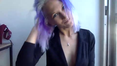 Snapshot of omilk chatting on December 7, 6:54 pm omilk online show from December 7, 6:54 pm