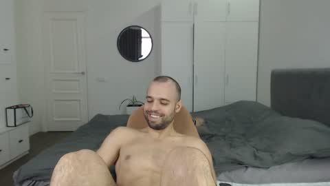 onebestlover online show from February 22, 11:35 am