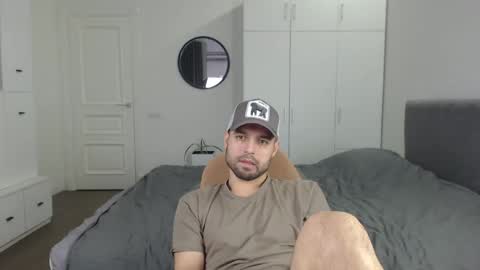 onebestlover online show from February 25, 2:58 pm