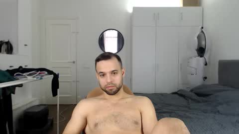 onebestlover online show from February 19, 11:53 am