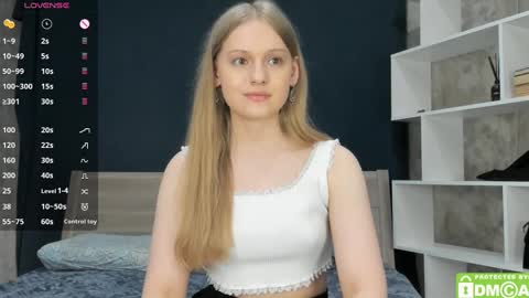 Snapshot of onelovelyalice chatting on March 11, 9:26 pm onelovelyalice online show from March 11, 9:26 pm