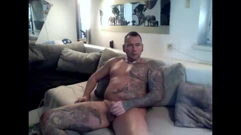 Snapshot of onepussycock chatting on January 30, 9:25 am .....mICha..... online show from January 30, 9:25 am