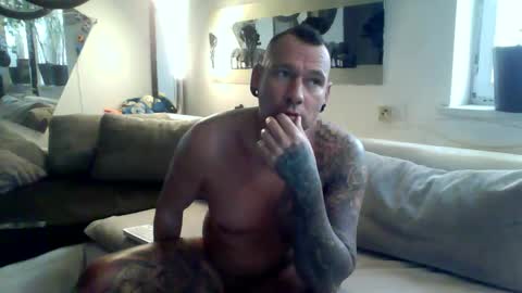 Snapshot of onepussycock chatting on January 9, 9:27 am .....mICha..... online show from January 9, 9:27 am