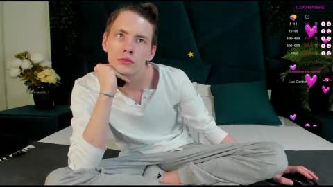 Snapshot of only_eric chatting on February 19, 12:35 am Erick online show from February 19, 12:35 am
