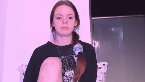 Snapshot of only_sarah1 chatting on September 11, 12:12 am only_sarah1 online show from September 11, 12:12 am
