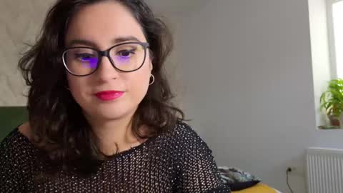 onlyella92_ online show from November 17, 10:40 am