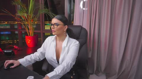 Snapshot of onlynicolle chatting on January 21, 4:58 pm Nicolle online show from January 21, 4:58 pm