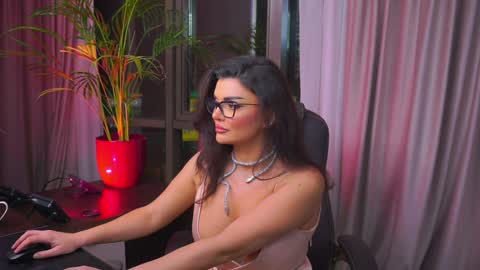 Snapshot of onlynicolle chatting on February 8, 9:57 pm Nicolle online show from February 8, 9:57 pm