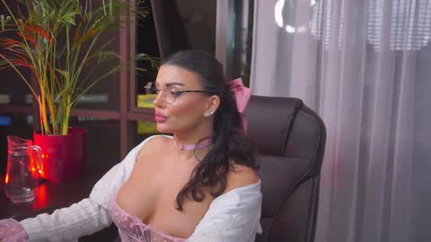 Snapshot of onlynicolle chatting on January 5, 1:56 am Nicolle online show from January 5, 1:56 am