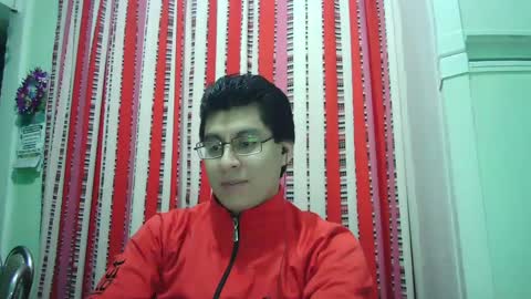 Snapshot of oomaurooo chatting on December 15, 5:45 am oomaurooo online show from December 15, 5:45 am