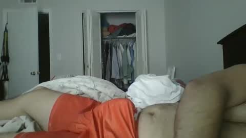Snapshot of orange22boi chatting on October 11, 3:26 pm orange22boi online show from October 11, 3:26 pm