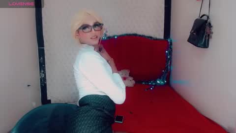 Snapshot of oriana_braom chatting on February 10, 7:49 pm Oriana braom online show from February 10, 7:49 pm