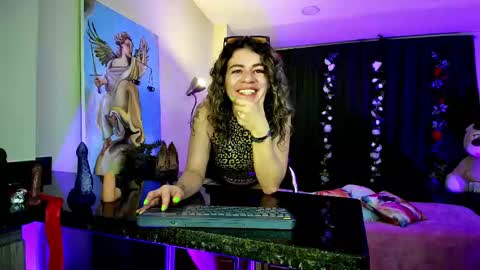 Oriana online show from February 10, 5:03 am