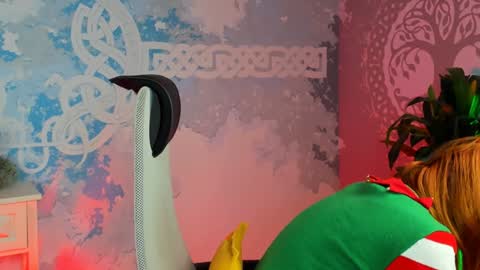 Snapshot of orianna_blade chatting on December 25, 9:13 am Orianna - Hi Im into geek culture cosplay crafting LARP games. Shall we play DnD online show from December 25, 9:13 am
