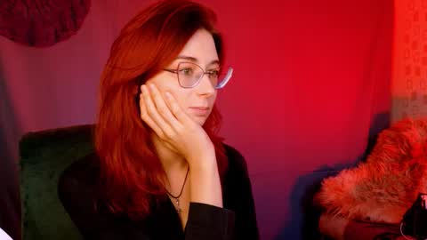 Snapshot of orianna_blade chatting on September 9, 3:23 pm Orianna - Hi Im into geek culture cosplay crafting LARP games. Shall we play DnD online show from September 9, 3:23 pm