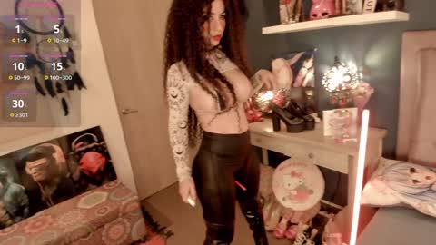 Snapshot of orianna_reed chatting on December 6, 12:44 pm oriana online show from December 6, 12:44 pm