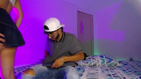 orion y perla online show from October 7, 7:26 am