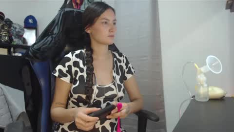 Snapshot of ornela_astros chatting on February 13, 2:45 am ornela_astros online show from February 13, 2:45 am