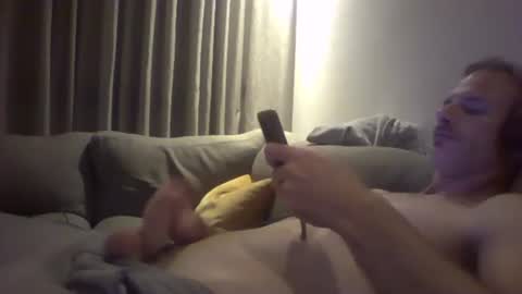 Snapshot of orwel09 chatting on December 5, 12:14 am orwel09 online show from December 5, 12:14 am