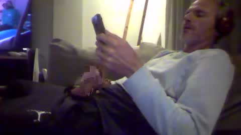 Snapshot of orwel09 chatting on December 17, 8:32 pm orwel09 online show from December 17, 8:32 pm