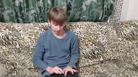 Snapshot of oscar_bell chatting on December 21, 8:43 pm Oscar online show from December 21, 8:43 pm