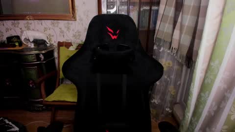 Snapshot of oscar_wildy chatting on December 21, 6:41 am Oscar online show from December 21, 6:41 am