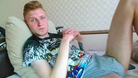 Snapshot of oscar_wildy chatting on October 18, 12:42 pm Oscar online show from October 18, 12:42 pm