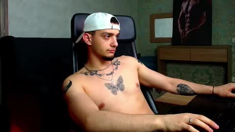 OscarGriffin online show from March 11, 10:20 pm