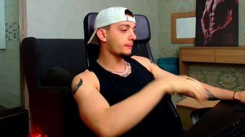 OscarGriffin online show from March 12, 6:18 am