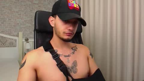 OscarGriffin online show from September 9, 6:02 am