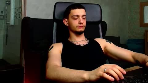 OscarGriffin online show from March 12, 1:30 pm