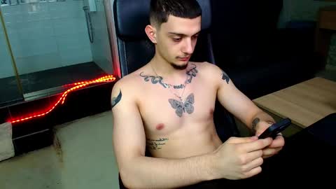 OscarGriffin online show from March 4, 9:51 am