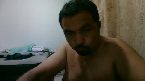 oscarjhe3512 online show from November 16, 2:35 am