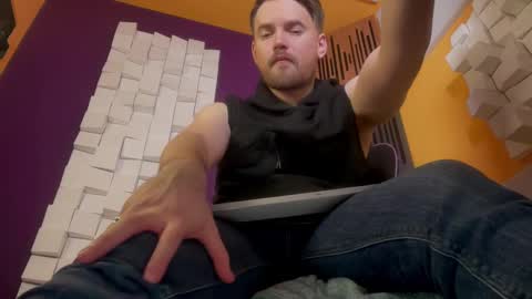 Snapshot of oscarsavage chatting on February 26, 10:15 pm Oscar Steel Savage online show from February 26, 10:15 pm