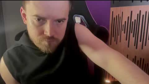 Snapshot of oscarsavage chatting on February 26, 7:10 pm Oscar Steel Savage online show from February 26, 7:10 pm