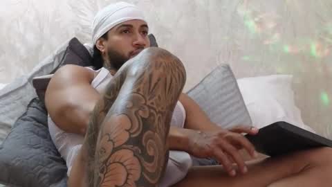 osher_cox online show from November 16, 4:36 am