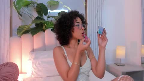 Oshun  online show from March 12, 11:53 am