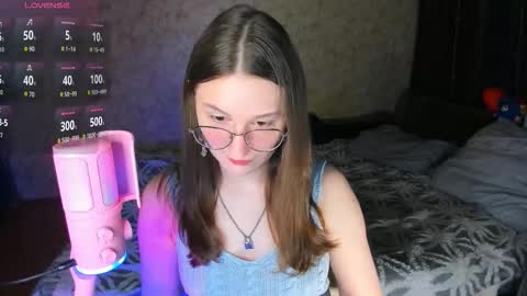 Snapshot of oskar_fucker chatting on September 17, 11:08 pm Leliana online show from September 17, 11:08 pm
