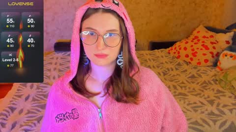 Snapshot of oskar_fucker chatting on December 4, 11:30 pm Leliana online show from December 4, 11:30 pm